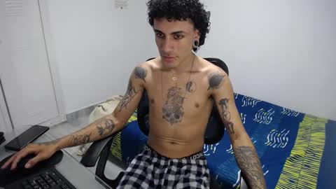 Plux online show from October 25, 6:35 pm