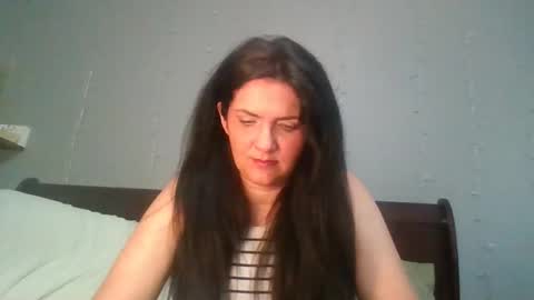 Snapshot of presleyjune chatting on May 18, 1:02 am Presley online show from May 18, 1:02 am