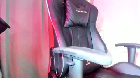 Snapshot of pressure_xxx_420 chatting on February 28, 10:38 am PRESSURE online show from February 28, 10:38 am