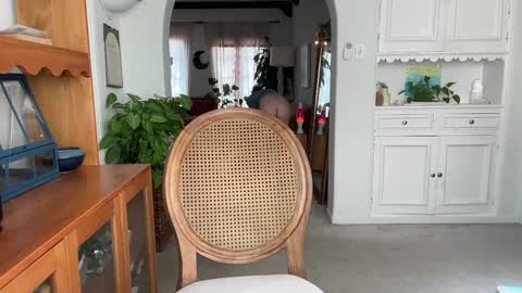 Snapshot of pretendlunch chatting on September 22, 5:26 pm Pretend online show from September 22, 5:26 pm