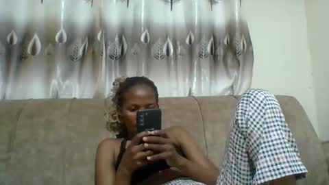 Snapshot of prettie_petitee chatting on April 4, 6:27 pm prettie_petitee online show from April 4, 6:27 pm