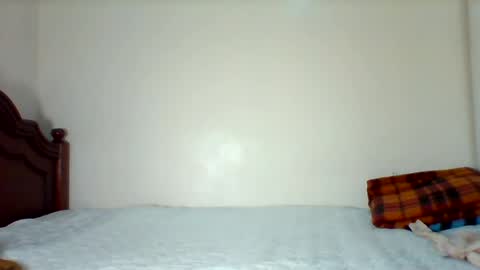 Snapshot of prettie_petitee chatting on July 13, 11:35 am prettie_petitee online show from July 13, 11:35 am