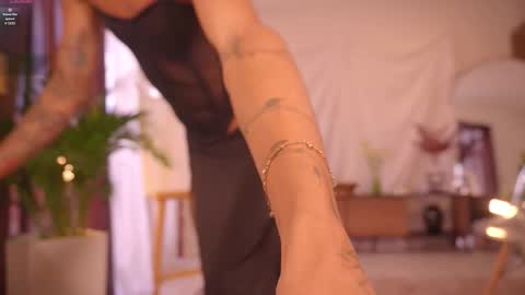 Nayrobi online show from October 5, 3:10 pm