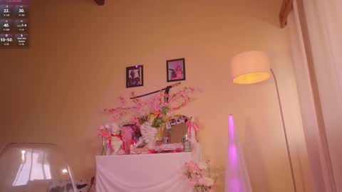 Nayrobi online show from October 17, 3:14 pm