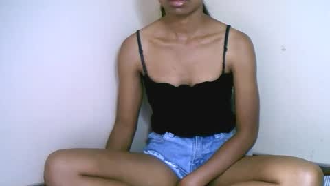 prettiethalia online show from October 29, 11:23 am