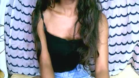 prettiethalia online show from January 12, 9:09 pm