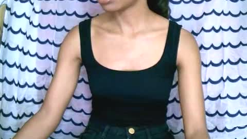 prettiethalia online show from January 18, 7:01 am