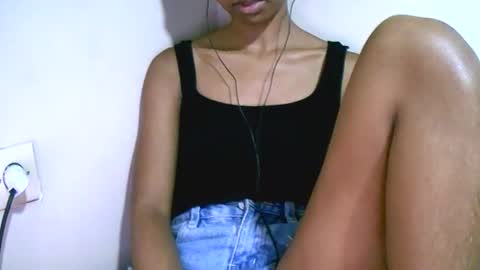 prettiethalia online show from January 31, 7:11 pm