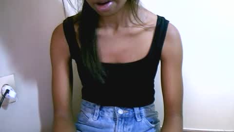 prettiethalia online show from February 7, 10:08 am