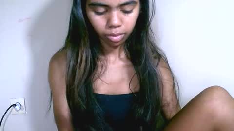 prettiethalia online show from February 18, 9:33 pm