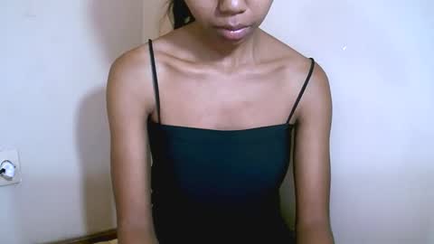 prettiethalia online show from February 21, 9:54 am