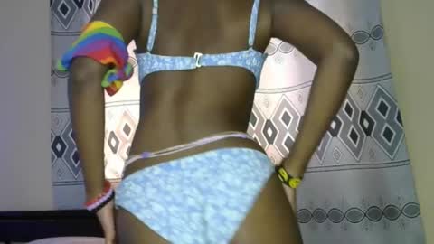 pretty__lisa online show from January 12, 8:52 am