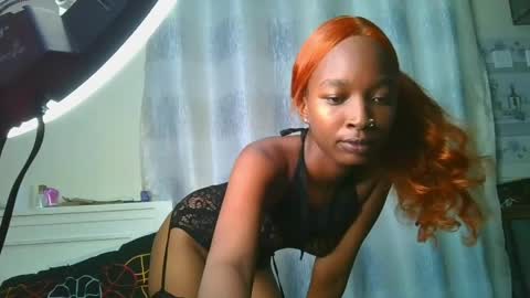 pretty__lisa online show from April 14, 8:09 am