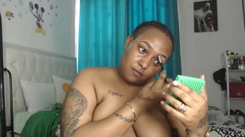 Annah online show from February 25, 8:02 am