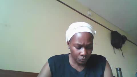 Snapshot of pretty_beib chatting on October 23, 6:13 am Karol online show from October 23, 6:13 am