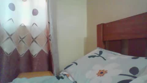 Snapshot of pretty_beib chatting on November 11, 3:28 am Karol online show from November 11, 3:28 am