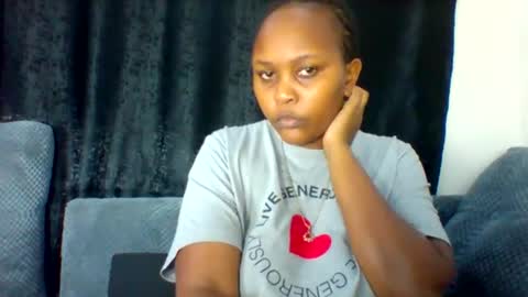 pretty_dee1 online show from May 9, 7:08 pm