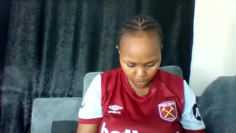 pretty_dee1 online show from May 10, 6:57 pm