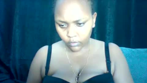 pretty_dee1 online show from May 11, 4:04 pm