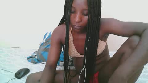 pretty online show from March 1, 1:13 pm