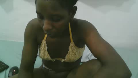 pretty online show from April 6, 12:19 am