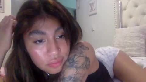 pretty_girl828687 online show from April 10, 2:11 pm