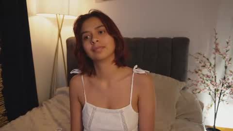 pretty_goddess online show from July 2, 3:23 am