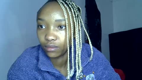 pretty jazminee online show from July 25, 12:20 am