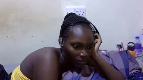 Snapshot of pretty_leila1 chatting on April 22, 8:39 am pretty_leila1 online show from April 22, 8:39 am