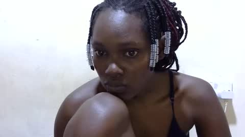 Snapshot of pretty_leila1 chatting on May 13, 4:10 am pretty_leila1 online show from May 13, 4:10 am