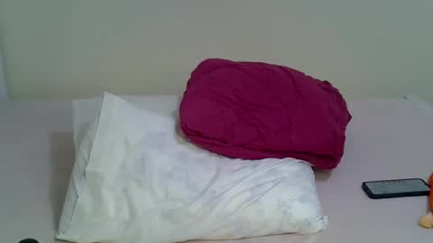 pretty_lida online show from February 8, 8:01 pm