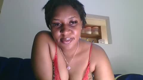 Snapshot of pretty_loreen chatting on May 3, 11:38 am loreen online show from May 3, 11:38 am
