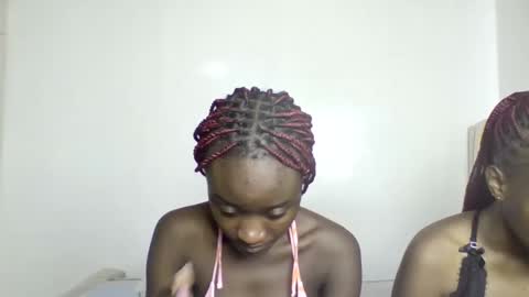 Snapshot of pretty_luv1 chatting on March 19, 9:52 pm pretty luv1 online show from March 19, 9:52 pm