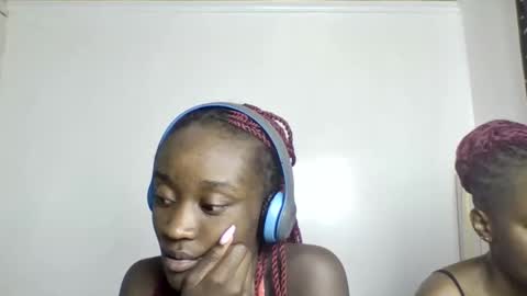 Snapshot of pretty_luv1 chatting on March 23, 9:52 pm pretty luv1 online show from March 23, 9:52 pm