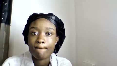 Snapshot of pretty_luv1 chatting on June 3, 8:36 pm pretty luv1 online show from June 3, 8:36 pm