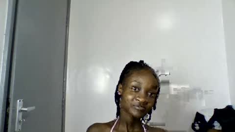 Snapshot of pretty_luv1 chatting on June 12, 11:42 am pretty luv1 online show from June 12, 11:42 am