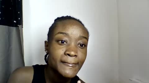 Snapshot of pretty_luv1 chatting on June 16, 9:23 am pretty luv1 online show from June 16, 9:23 am