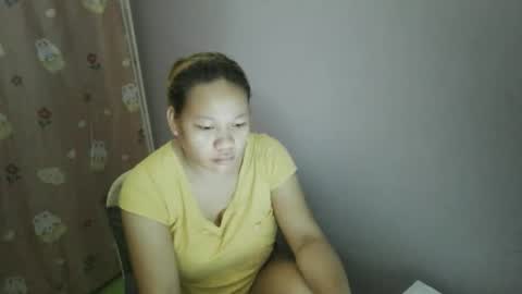 Snapshot of pretty_lyn08 chatting on April 28, 8:30 am pretty_lyn08 online show from April 28, 8:30 am