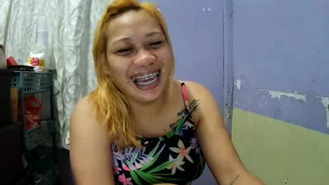 Snapshot of pretty_lyn08 chatting on June 27, 10:42 am pretty_lyn08 online show from June 27, 10:42 am
