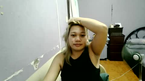 Snapshot of pretty_lyn08 chatting on July 15, 6:13 pm pretty_lyn08 online show from July 15, 6:13 pm