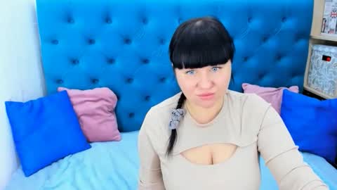 pretty_malika online show from November 12, 4:02 am