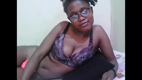 Snapshot of pretty_mellan chatting on January 24, 12:20 pm pretty_mellan online show from January 24, 12:20 pm