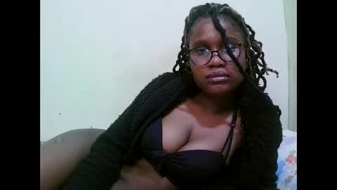 Snapshot of pretty_mellan chatting on February 7, 3:55 am pretty_mellan online show from February 7, 3:55 am