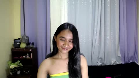 Snapshot of pretty_morenaxx chatting on March 9, 2:21 pm Marimar online show from March 9, 2:21 pm