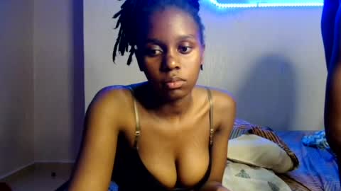 Snapshot of pretty_nyra chatting on June 14, 2:24 am Nyra online show from June 14, 2:24 am