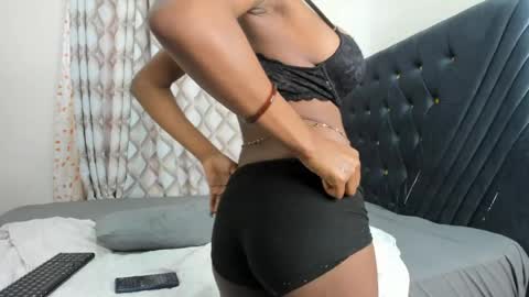 Snapshot of pretty_peshy chatting on April 17, 10:07 am pretty_peshy online show from April 17, 10:07 am