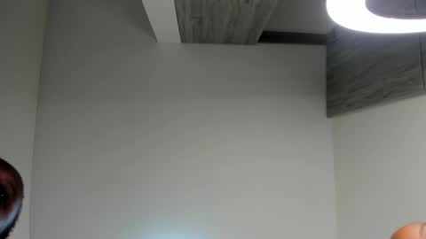 Snapshot of pretty_peshy chatting on April 19, 7:05 pm pretty_peshy online show from April 19, 7:05 pm
