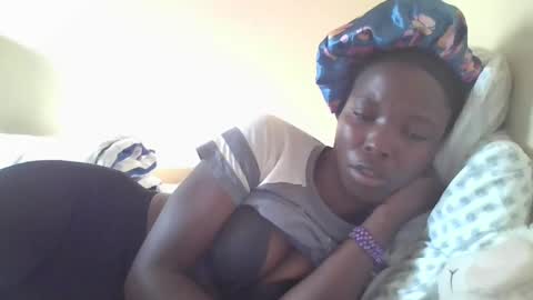 pretty_petite_ebony online show from January 11, 2:15 pm