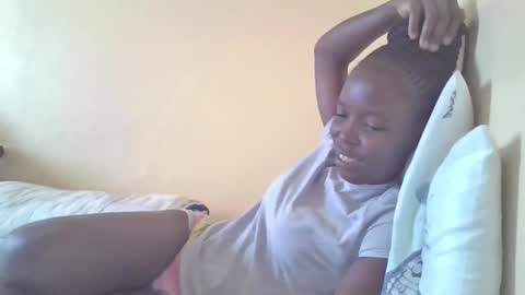 pretty_petite_ebony online show from January 22, 10:29 am