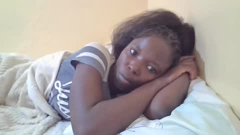 pretty_petite_ebony online show from March 11, 8:30 am